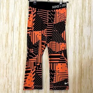 Nike Pro Mid-Calf Leggings